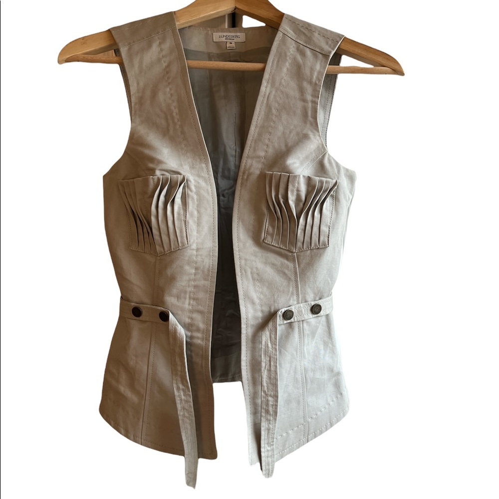 J.Lindeberg vest. Size 6.